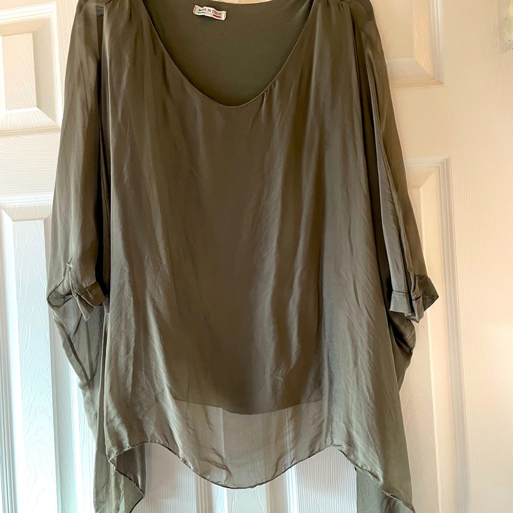 Made in Italy silt soft top in olive green.